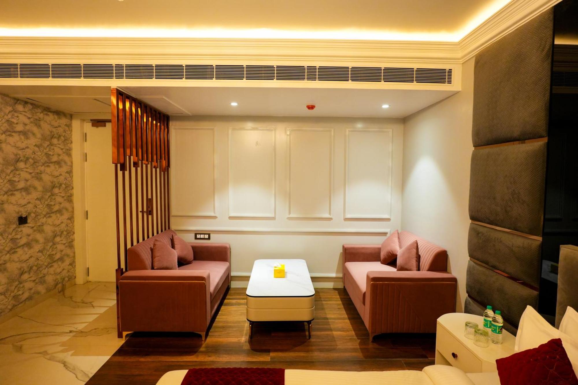 Hotel Adsan Heights Gajraula Экстерьер фото